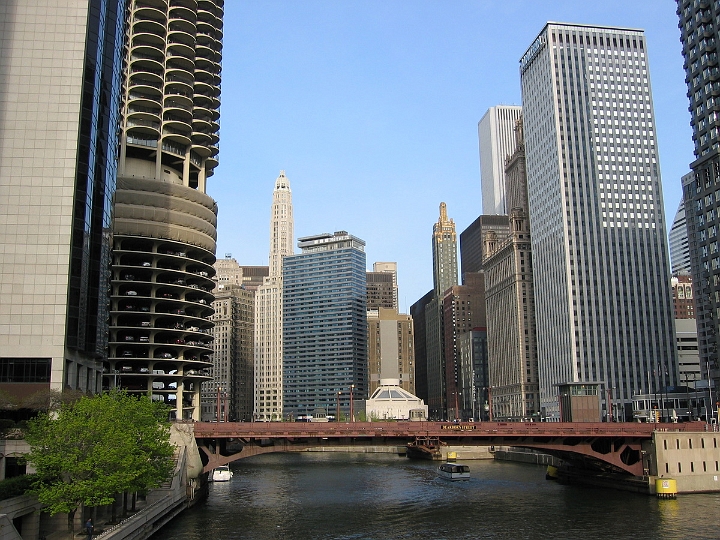 03 Chicago river downtown.JPG